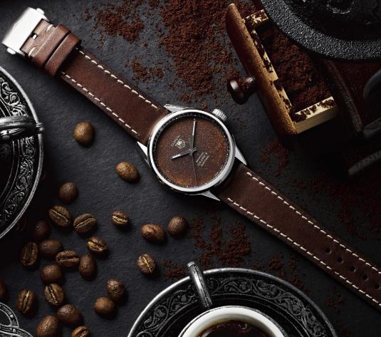 The latest fake watches have brown straps.