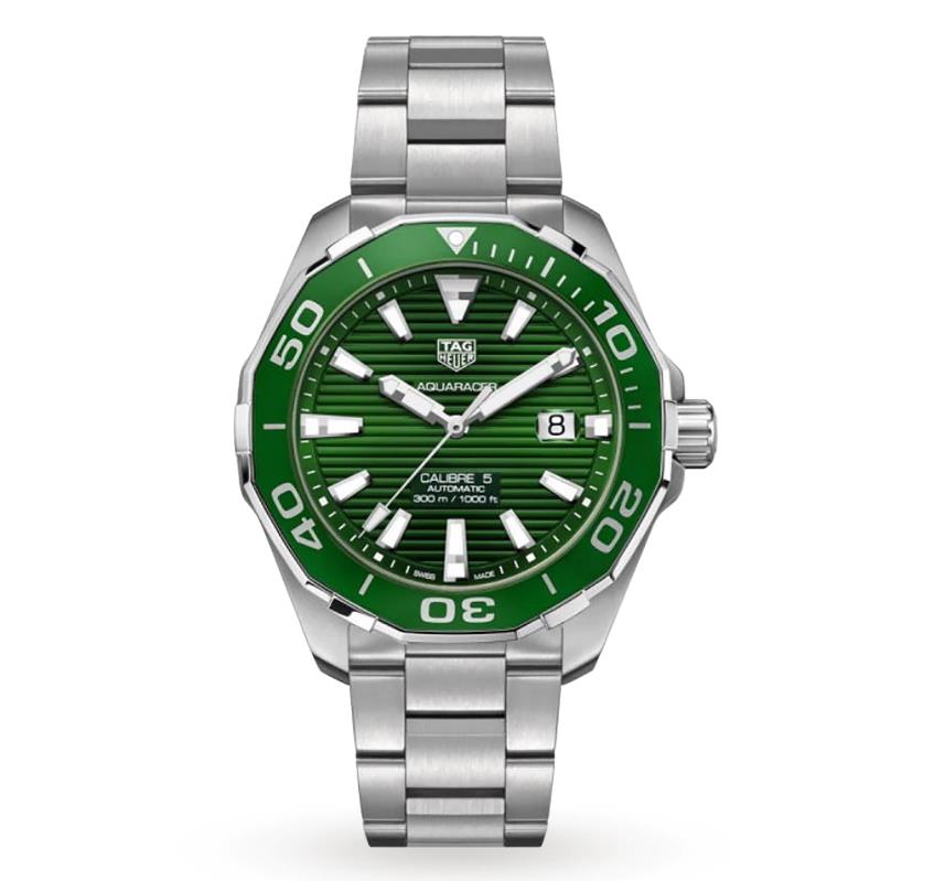 The stainless steel replica watch can guarantee water resistance to 300 meters.
